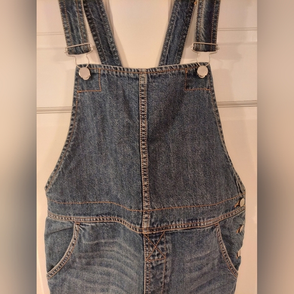 Free People Overall Jean Miniskirt size 6 with frayed edge - Picture 4 of 9